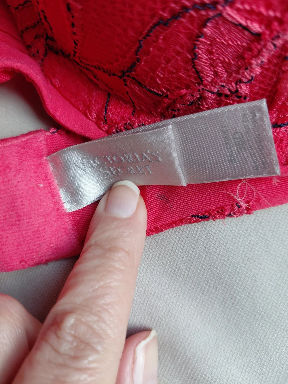 Victoria's Secret Hot Pink Lace Balconette Underwire Bra 36D - Picture 4 of 10